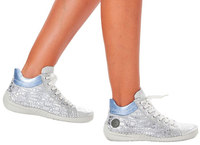 Rieker veterlaarsje van origineel bedrukt synthetisch materiaal ZILVER-GRIJS-BLAUW