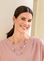 Ketting met meerdere rijen met gekweekte zoetwaterparels 