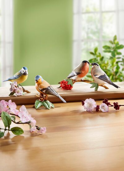 Vogelbeeldjes van hoogwaardig biscuitporselein 