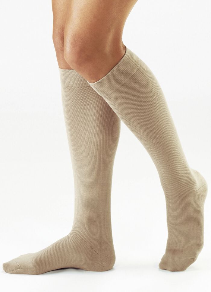 3 paar reisondersteunende kniekousen BEIGE