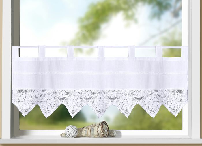 Kort gordijn met fijn gehaakt kant 