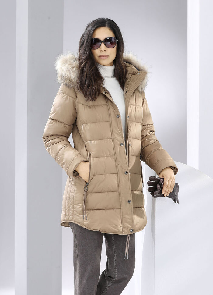 Functioneel jack met figuurvriendelijk lengtequiltwerk aan de zijkanten 