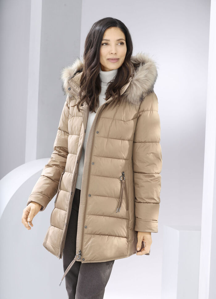 Functioneel jack met figuurvriendelijk lengtequiltwerk aan de zijkanten 