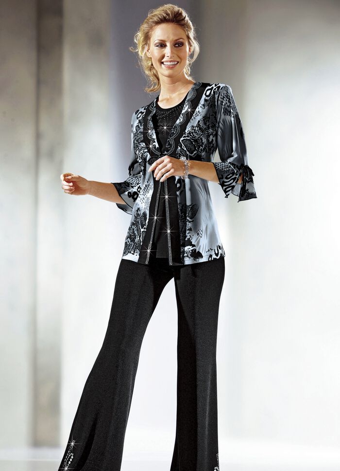 Broek met metalen plaatjes en strassteentjes 