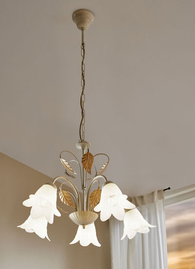 Metalen hanglamp met glazen kappen 