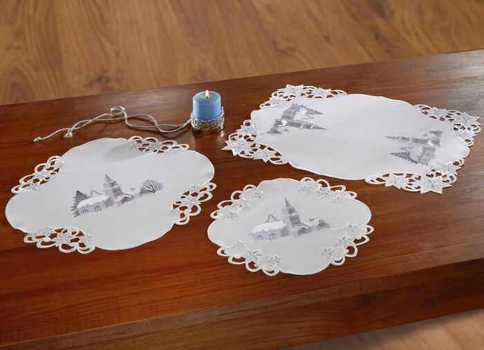 Tafelkleed met een romantisch winterdorp-motief 