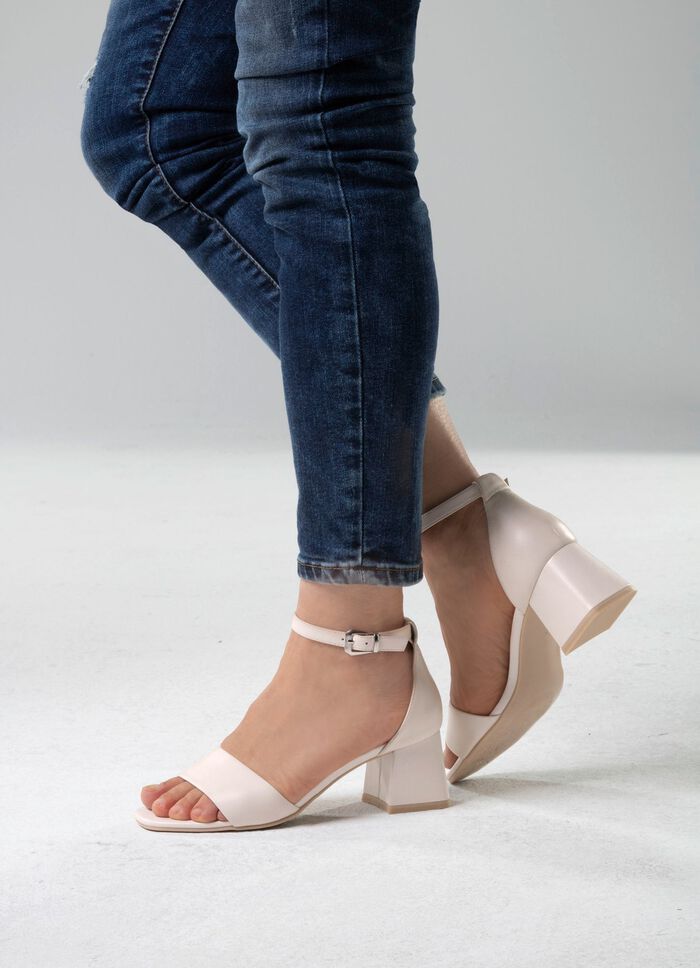 ELENA EDEN sandalen gemaakt van het beste nappaleer 