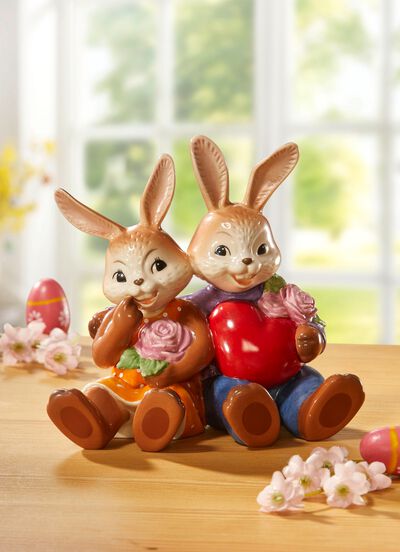 Paar konijnen gemaakt van fijn steengoed 