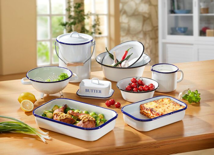 Emaille serie gemaakt van duurzaam ge&euml;mailleerd staal 