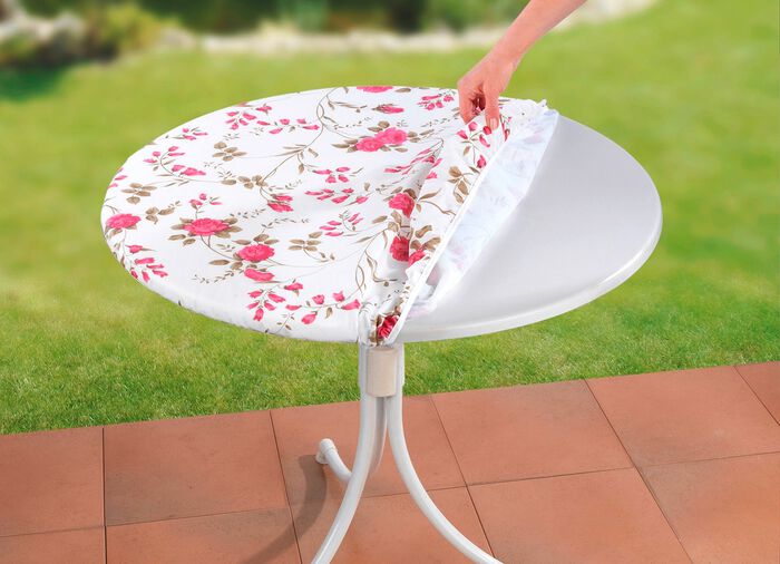 Gespannen tafelkleed met rozendessin 