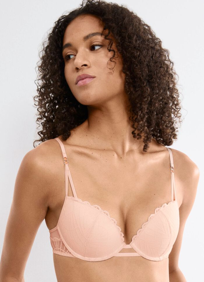 Triumph push-up beugelbeha van fijn elastisch kant 