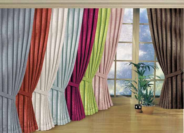 Raamdecoratie gemaakt van zware thermische chenille kwaliteit ROS&Eacute;