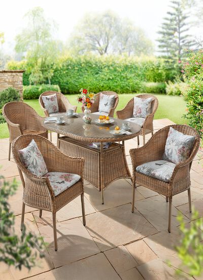 Handgeweven tuinmeubelen 