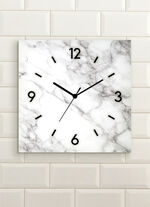 Wandklok in marmerlook 