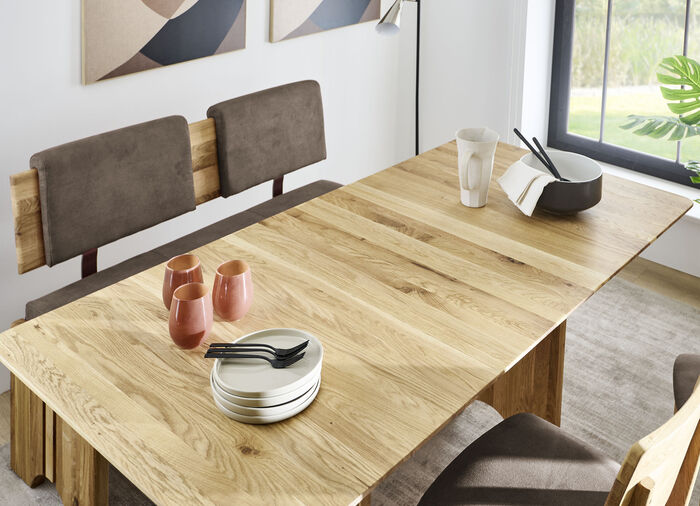 Eettafel met frame van massief, geolied eikenhout 