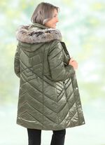 Lange jas met afneembare kunstbontgarnering 