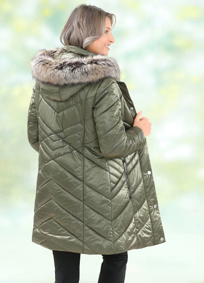 Lange jas met afneembare kunstbontgarnering 