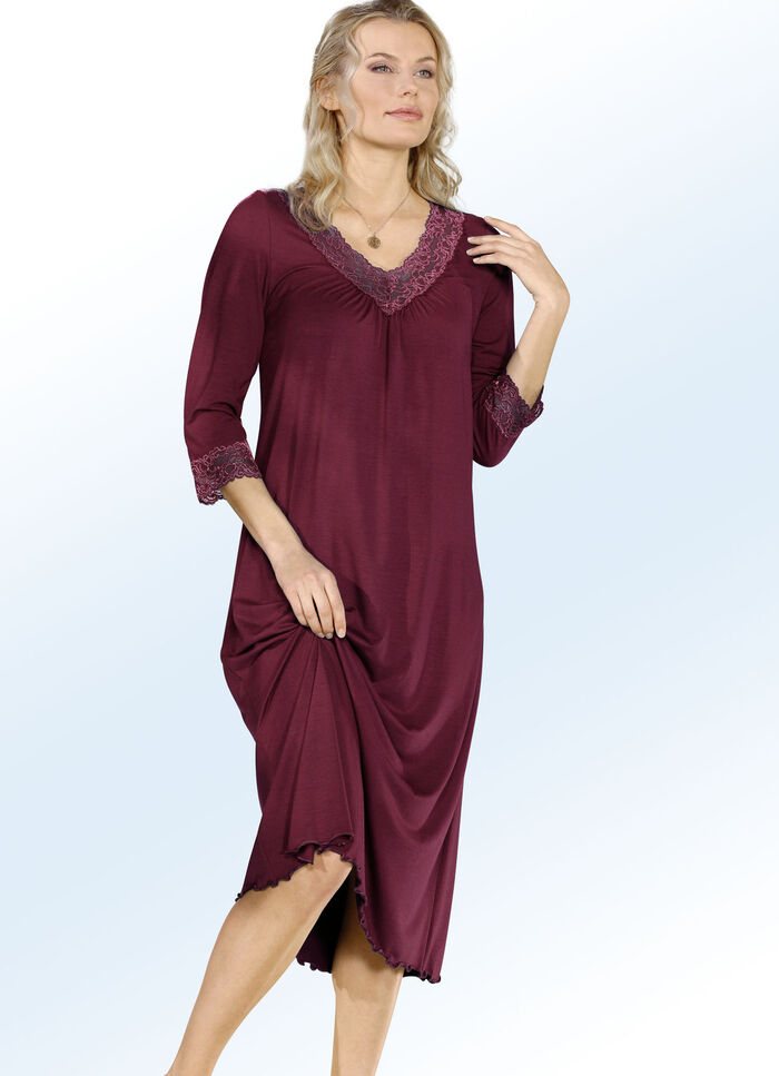 e.femme nachtjapon met borduurkant en modal BORDEAUX