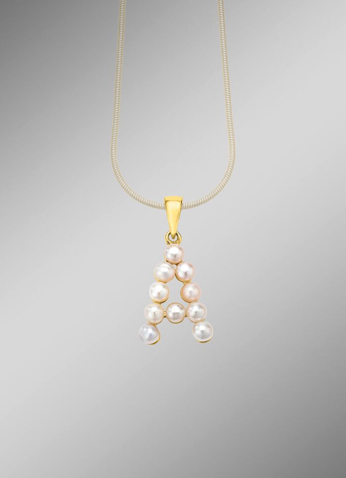 Gepersonaliseerde elegantie: letterhanger met gekweekte zoetwaterparels 