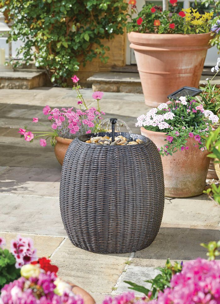 Zonnefontein in rotanlook 