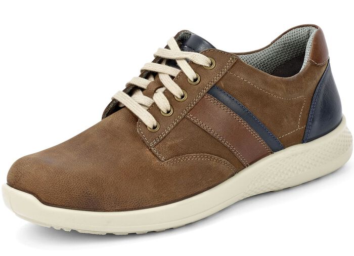 Veterschoen van rundnubuckleer met nappaleren accenten 