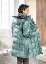 Korte jas met langsquilt aan de zijkant 