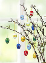 Houten eieren met veermotief, set van 12