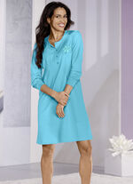 Set van twee nachthemden, met knoopsluiting en manchetten 