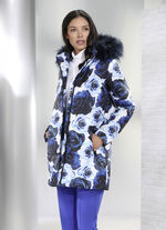 Jas met decoratief rozendessin 