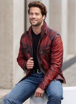 Kort leren jack met borstzakken 