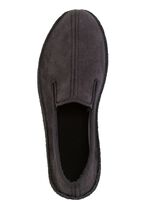 Slippers gemaakt van velours materiaal 