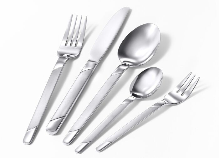 Eetbestek van gesatineerd edelstaal 