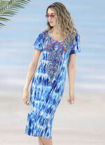 Laurina-jurk met inkjetprint. Juwelen en korte mouwen 