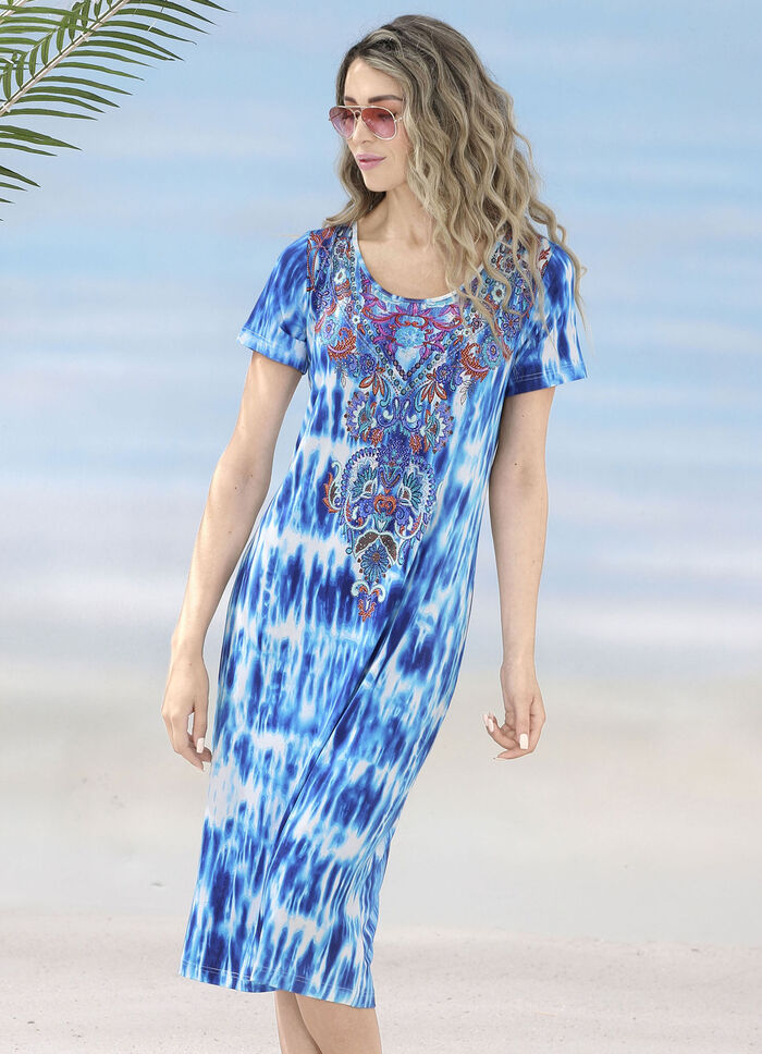 Laurina-jurk met inkjetprint. Juwelen en korte mouwen 