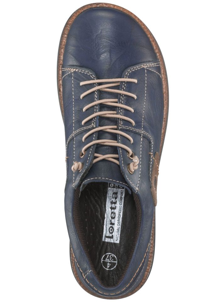 Sneakers gemaakt van nappaleer met een gerimpelde structuur 