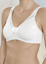 Naturana bh met voorgevormde cups WIT