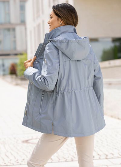 Functionele jas met afneembare capuchon 