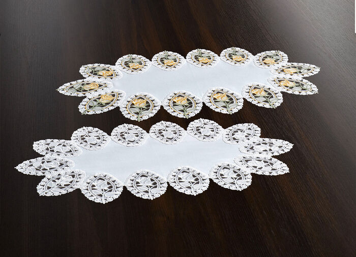 Tafelkleed gemaakt van echt Plauenkant 