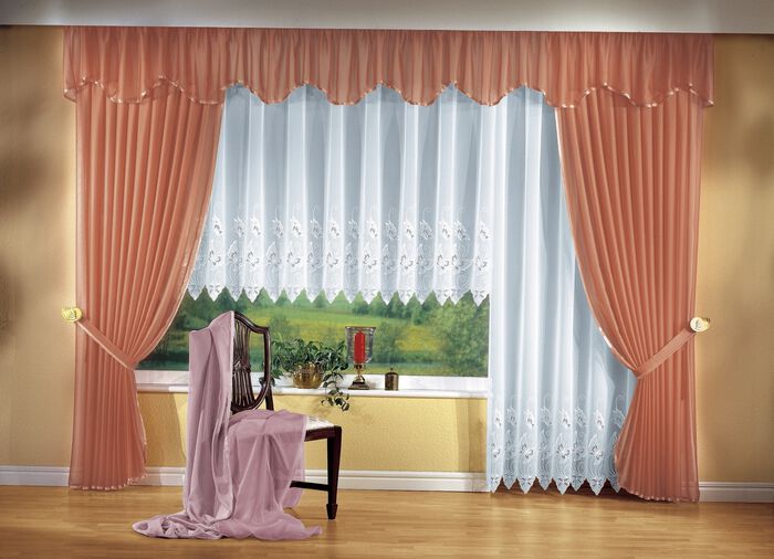 Lange vitrage met plauener kant 