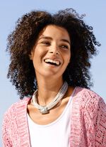 Ketting van textiel met hanger van kristallen steen 