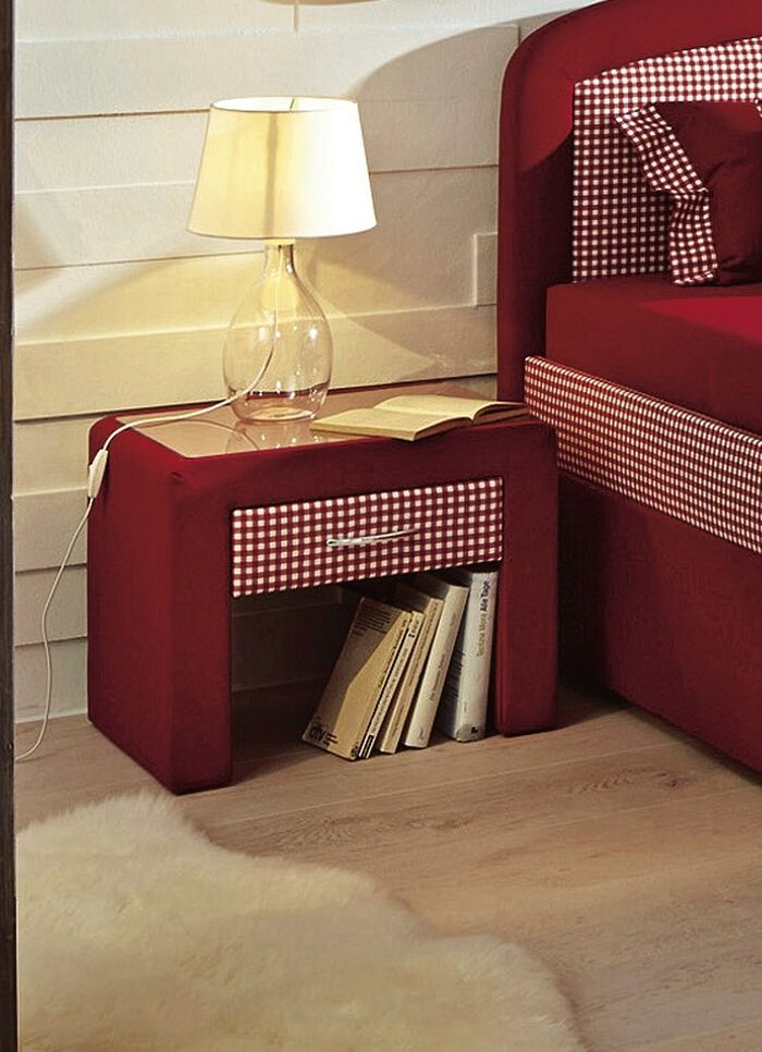 Nachtkastje met glazen blad BORDEAUX