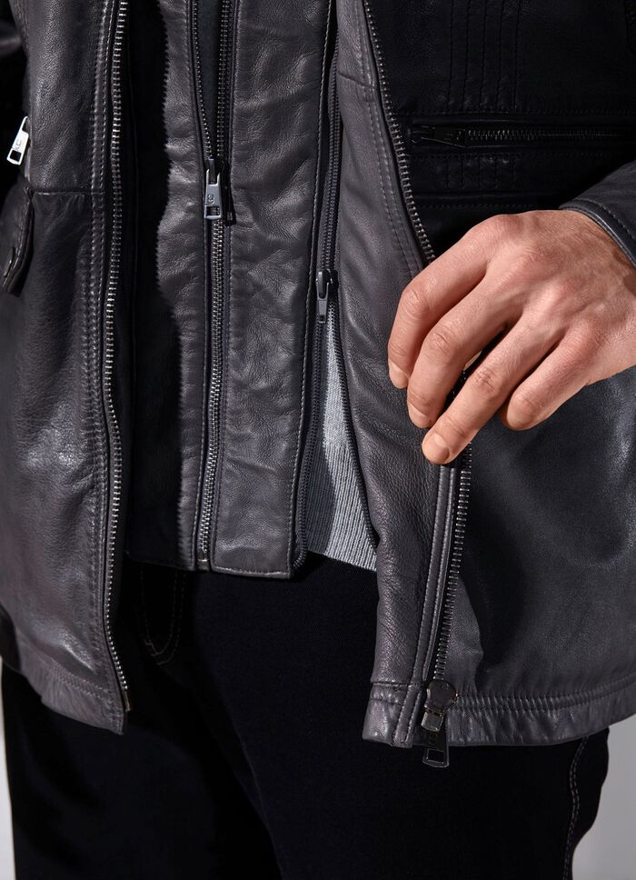 Leren jas met afneembare imitatiebontkraag 