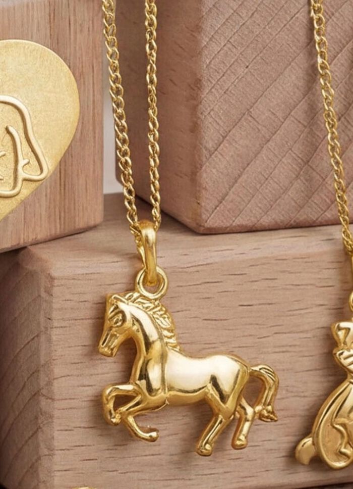 Gouden paardenhanger 