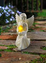 Zonne-engel met kruis gemaakt van polyresin 