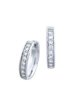 Creoolse oorbellen van platina, met loepzuivere briljanten 