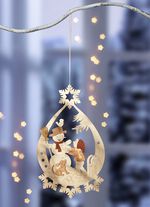 Houten raamschildering gemaakt in het Ertsgebergte 