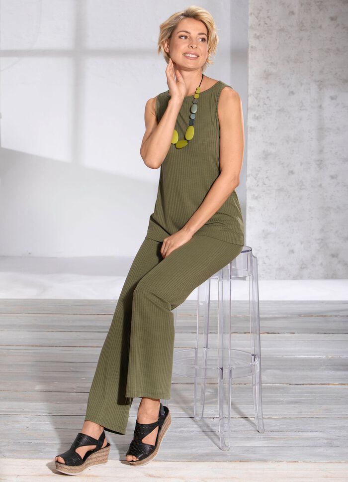 Tanktop met modieuze platte halslijn in 2 kleuren OLIJFGROEN