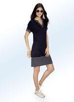 Jurk met een opvallende halslijnoplossing 