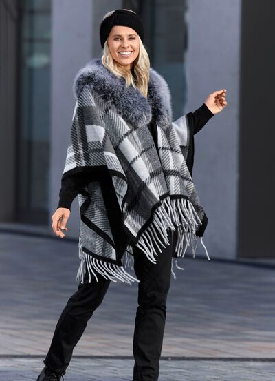 Poncho in &eacute;&eacute;n maat 