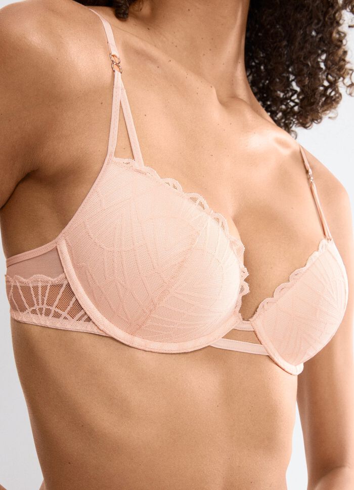 Triumph push-up beugelbeha van fijn elastisch kant 